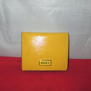 DKNY Gigi Leather Flat Wallet  -  #3198
